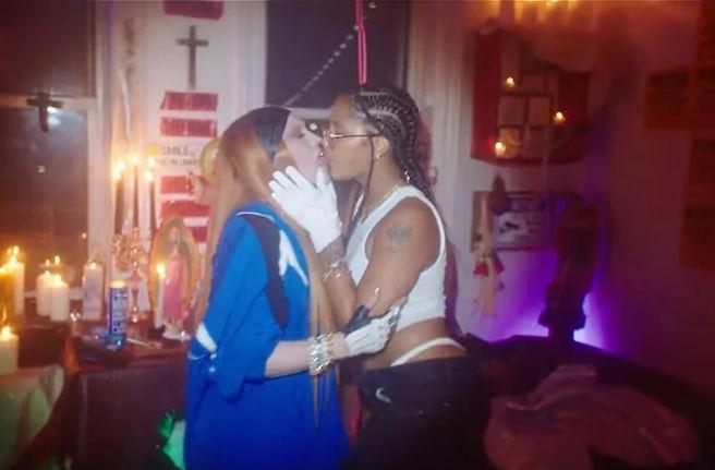 Madonna Sensually Kiss Female Star While Shooting 'Hung Up' Remix Video