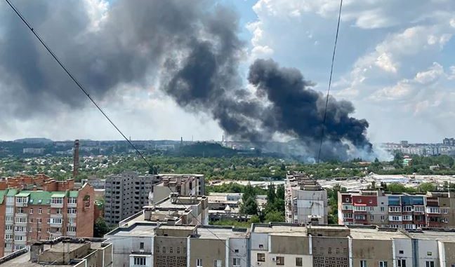Russian Strike Kills Five, Injure 20 in Kherson, Ukraine