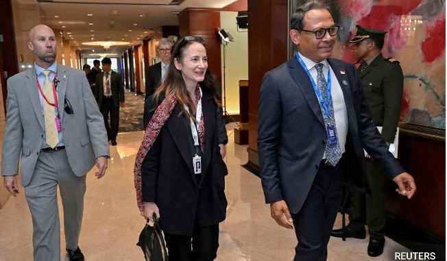 World's Spy Chiefs Hold Secret Meeting in Singapore, Promoting Understanding Amid Tensions