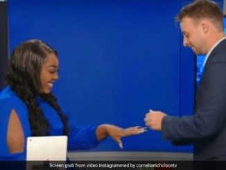 US Reporter's Heartwarming On-Air Proposal to News Anchor Girlfriend(WATCH)