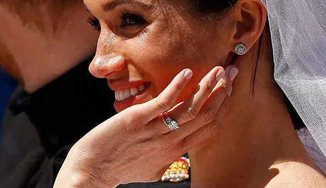 Meghan Markle Removes Prince Harry's Engagement Ring: Should Fans Be Worried?